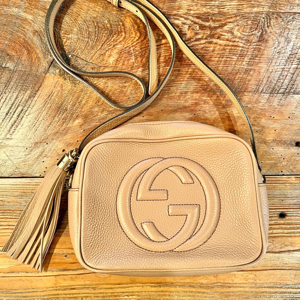 Pebbled Calfskin Small Soho Disco Bag Camelia